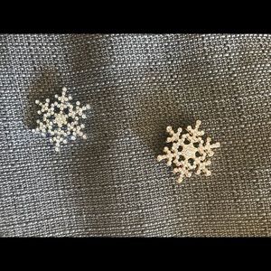 White and “diamond” snowflake brooch